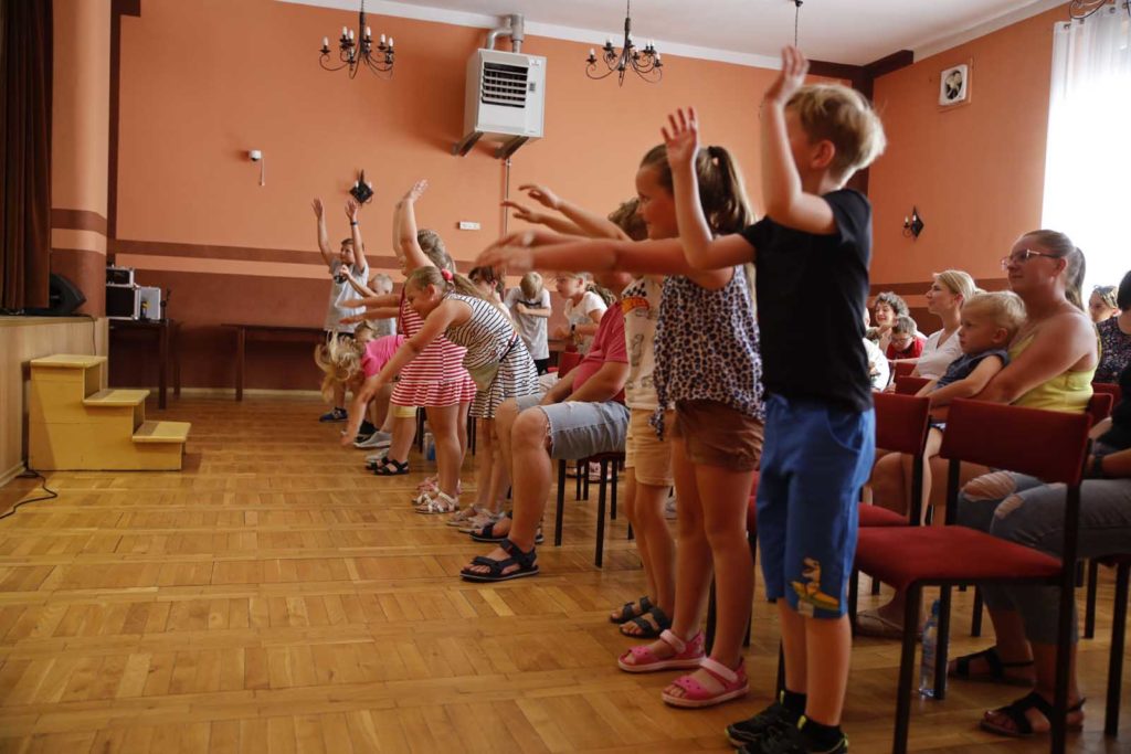 teatrzyk Zielony melonik z interakcyjnym przedstawieniem dla dzieci pt. „Kot w butach