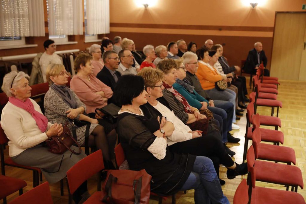 MIŁOŚĆ CZY ZAKOCHANIE – HISTORIE MIŁOSNE, taki właśnie tytuł miał koncert zorganizowany przez MGOK