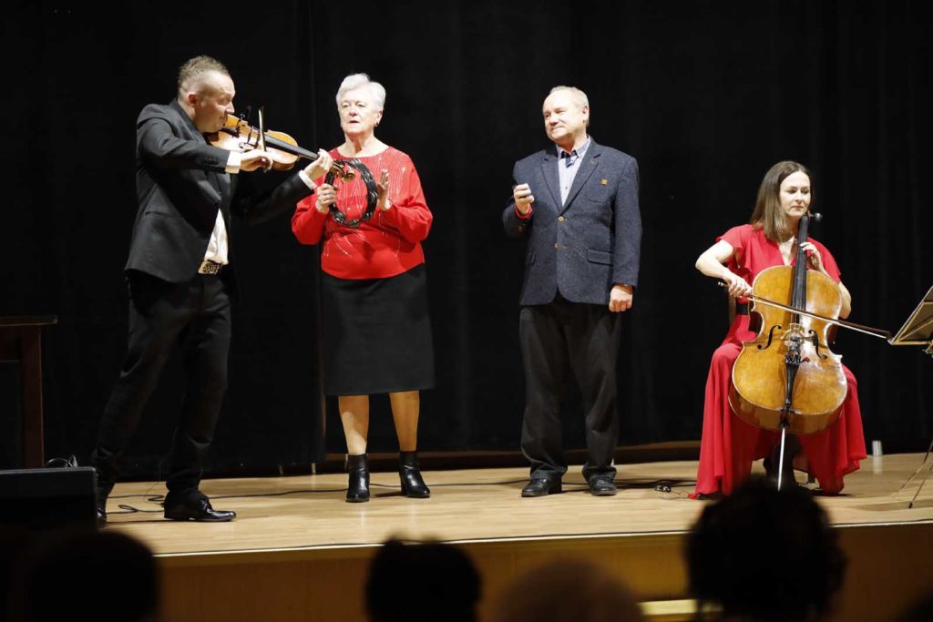 MIŁOŚĆ CZY ZAKOCHANIE – HISTORIE MIŁOSNE, taki właśnie tytuł miał koncert zorganizowany przez MGOK